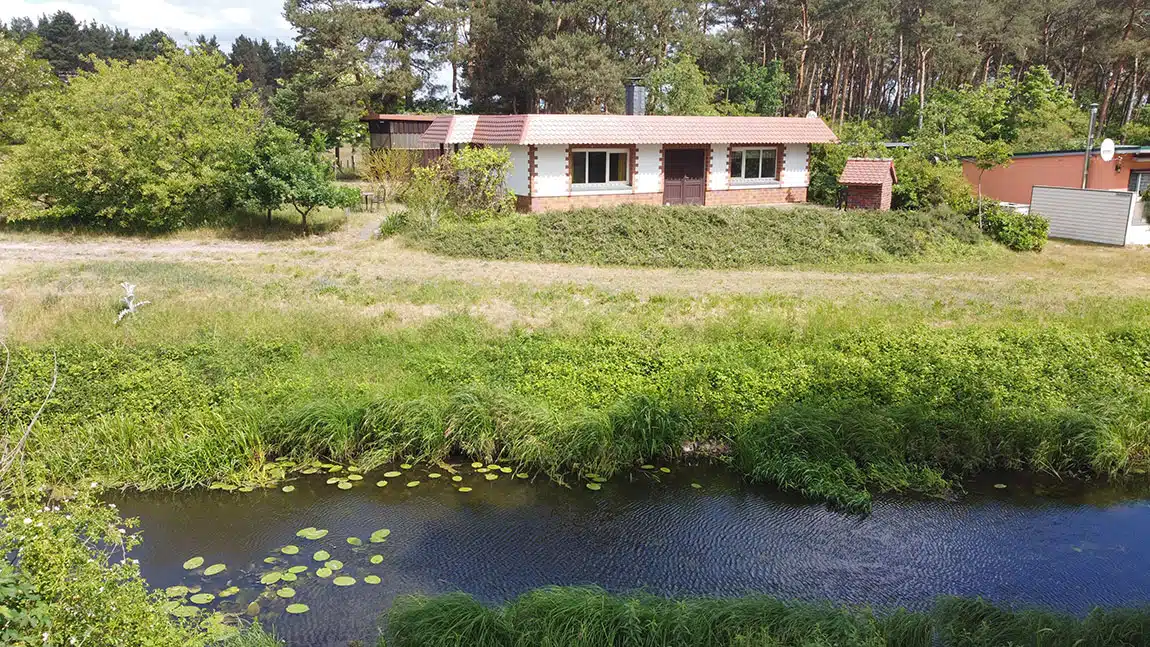 Paradies auf Erden! Wochenendhaus mit Wasserzugang nahe Wald und Feld