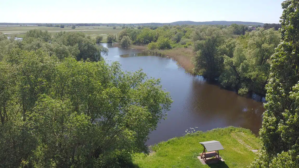 Paradies auf Erden! Wochenendhaus mit Wasserzugang nahe Wald und Feld