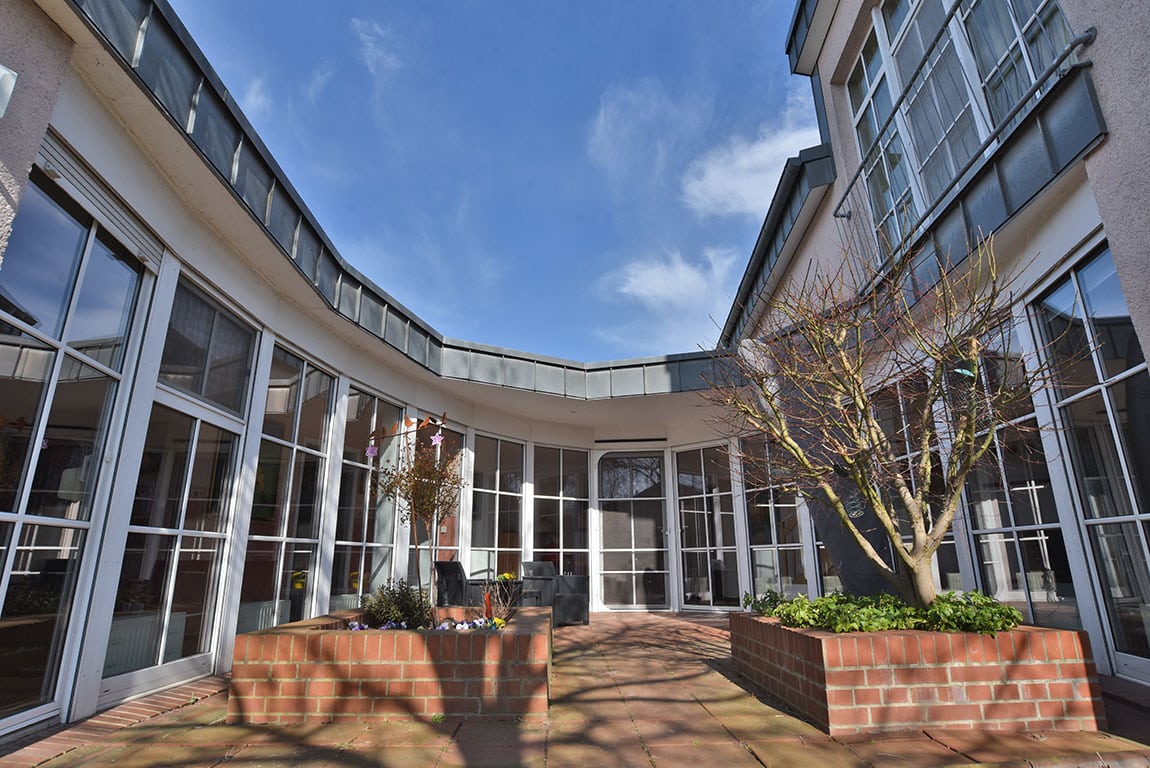 Einzigartiges Niedrigenergie-Architektenhaus mit beeindruckendem Atrium in Wustermark