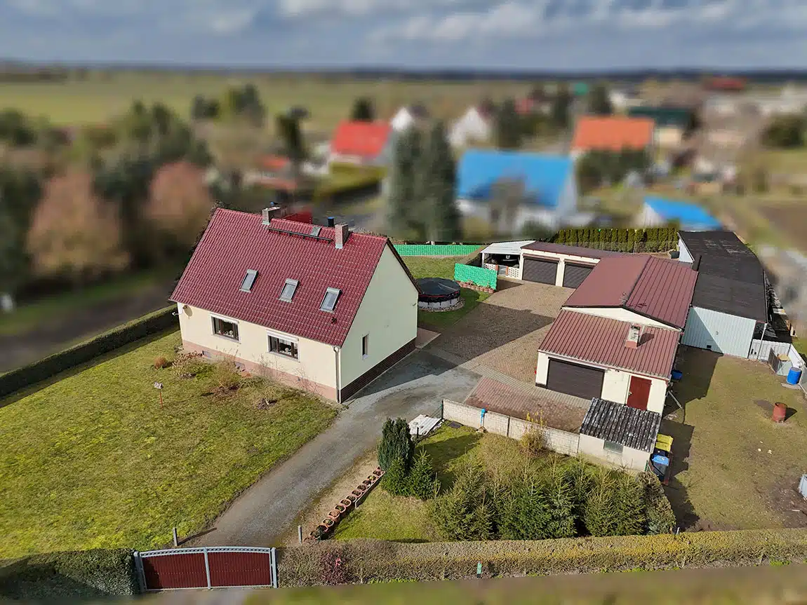 Pferdeliebhaber aufgepasst! Gepflegtes Einfamilien- / Mehrgenerationenhaus auf hofartigem Anwesen