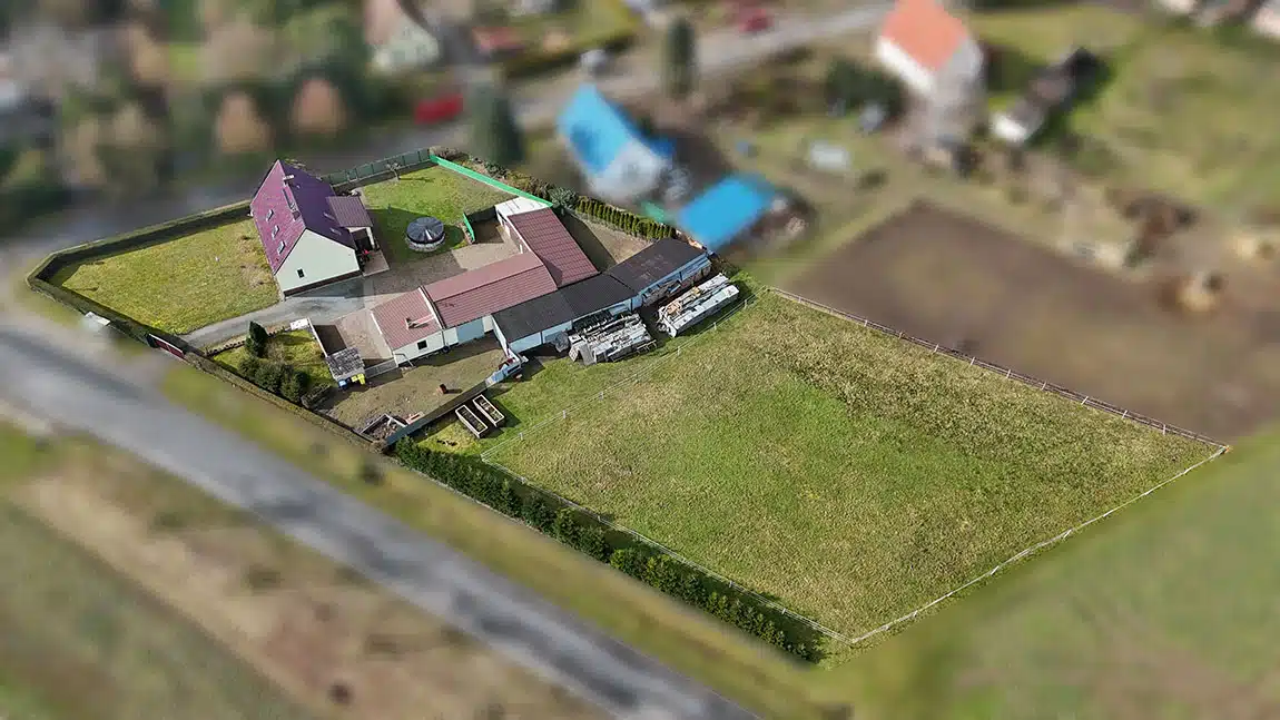 Pferdeliebhaber aufgepasst! Gepflegtes Einfamilien- / Mehrgenerationenhaus auf hofartigem Anwesen