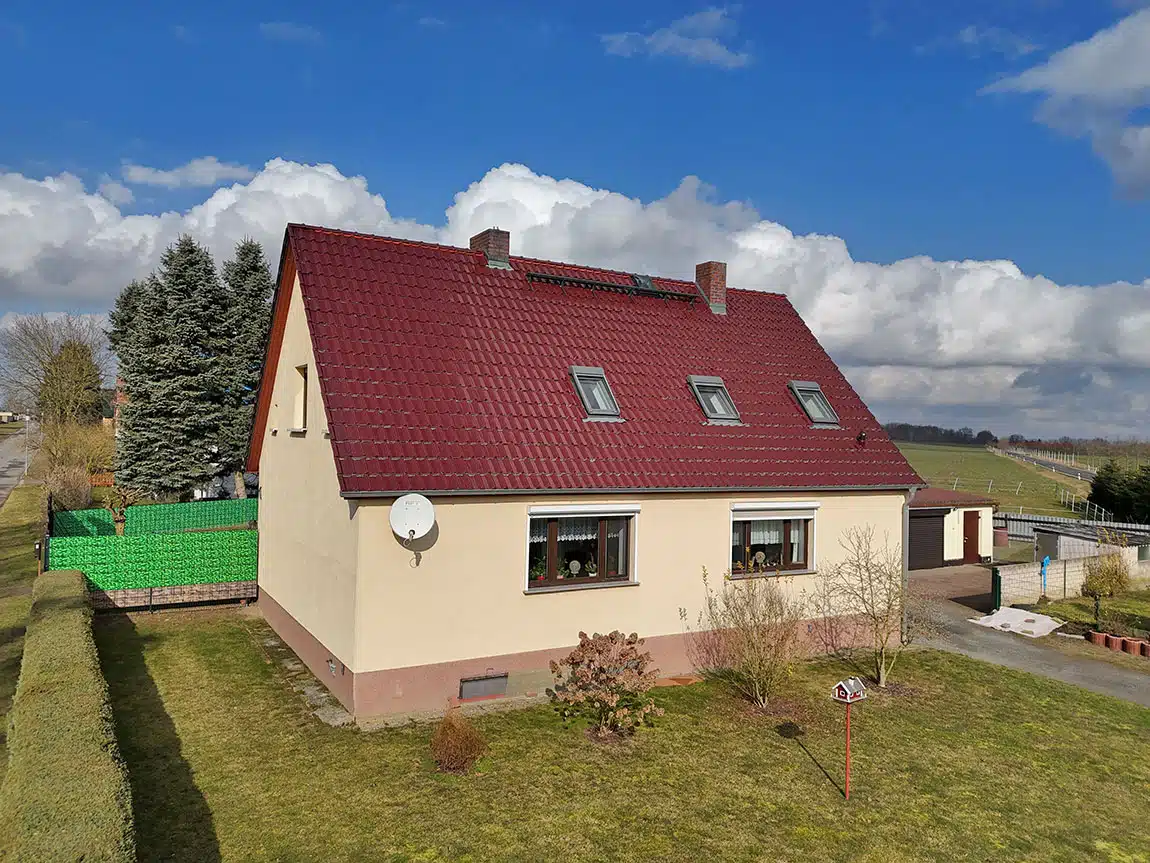 Pferdeliebhaber aufgepasst! Gepflegtes Einfamilien- / Mehrgenerationenhaus auf hofartigem Anwesen