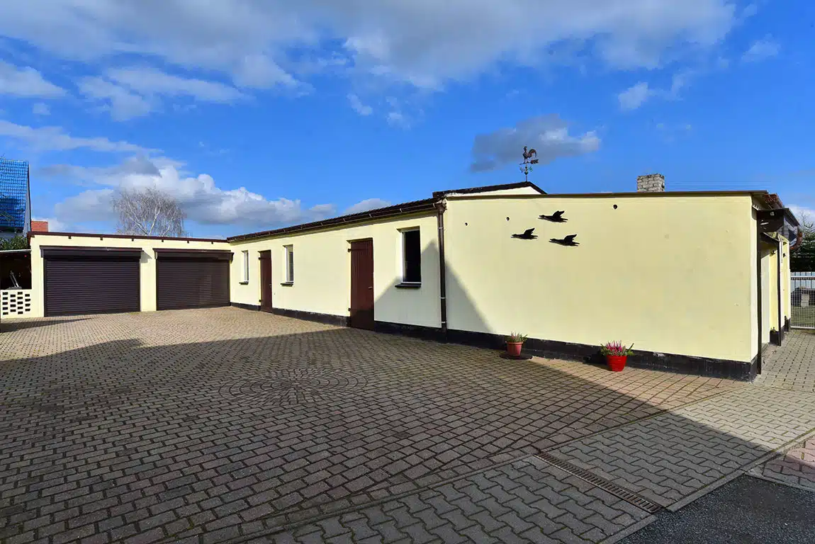 Pferdeliebhaber aufgepasst! Gepflegtes Einfamilien- / Mehrgenerationenhaus auf hofartigem Anwesen