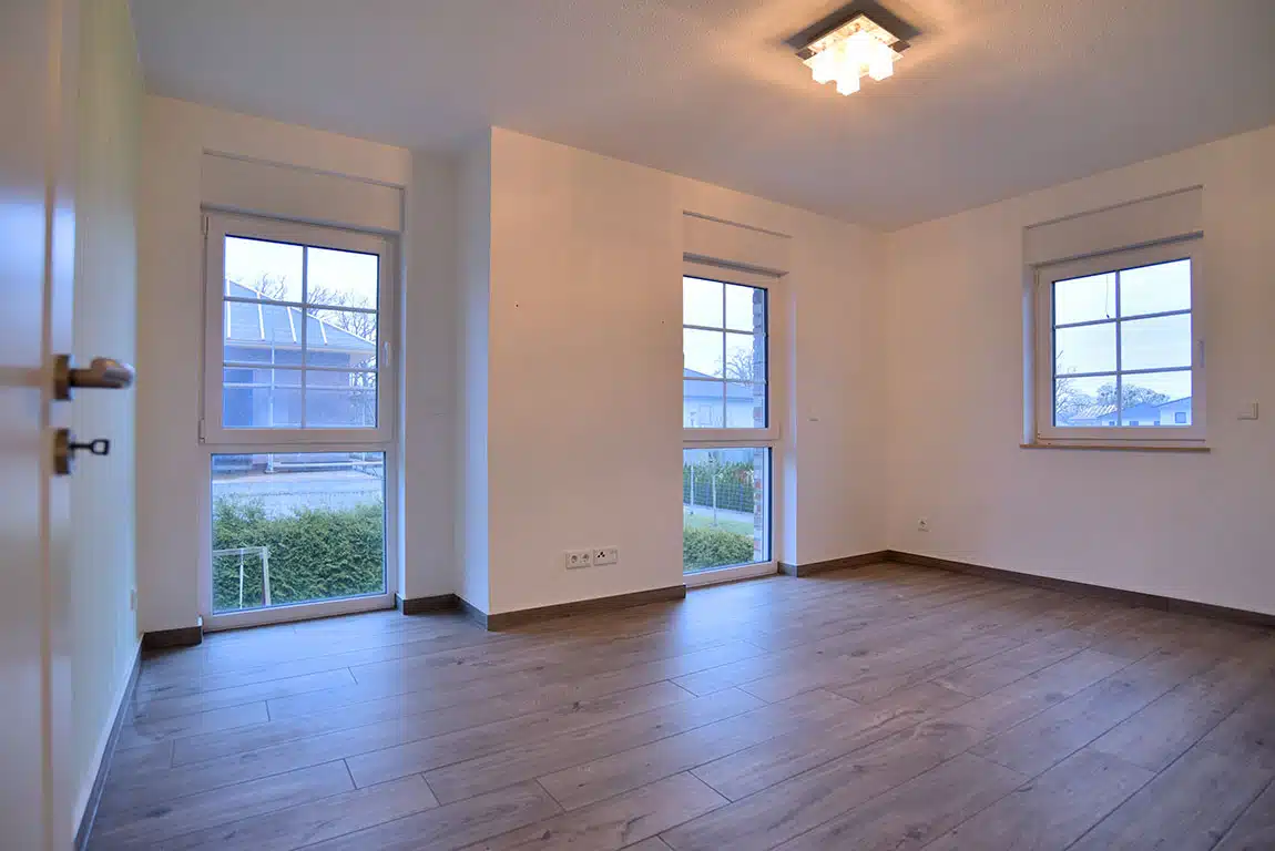 Hochwertig ausgestattete Stadtvilla mit Erdwärmeheizung + PV-Anlage in Dallgow-Döberitz