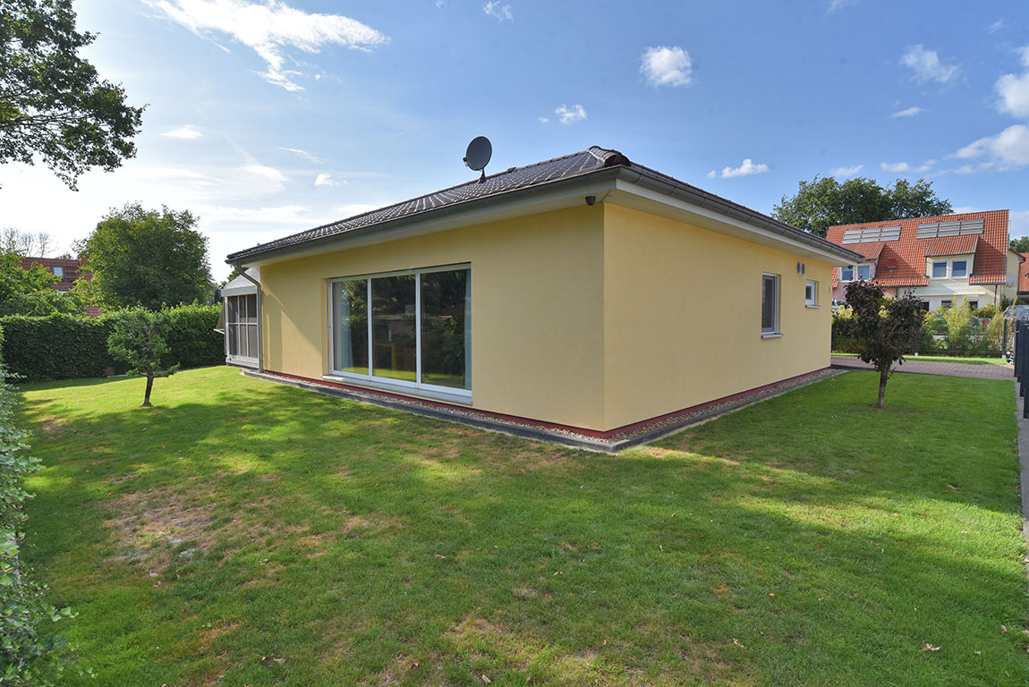 Altersgerechtes Niedrigenergiehaus (A+) im Bungalowstil mit Luft-Luft-Wärmepumpenheizung