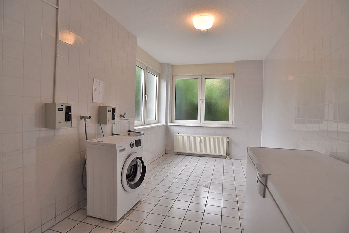 Gut vermietete 2-Zimmer-Eigentumswohnung mit Balkon, PKW-Stellplatz und Abstellraum in Dallgow-Döberitz