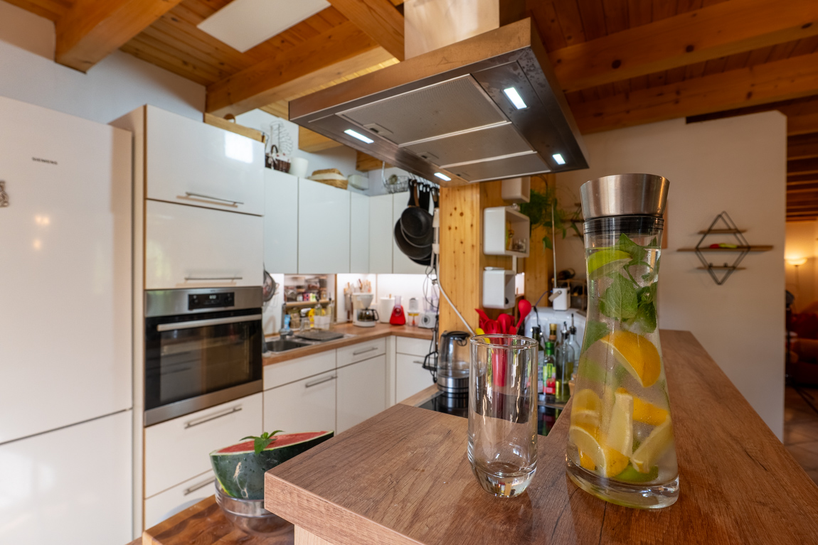 Jeder Tag wie im Urlaub! Einzigartiges Einfamilien-Holzhaus mit Obstgarten direkt am Naturschutzgebiet