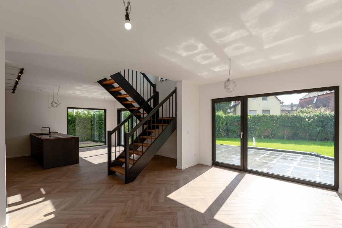 Großzügig / energieeffizient / hochwertig ausgestattet! Stadtvilla mit Luft-Wasser-Wärmepumpe & PV-Anlage