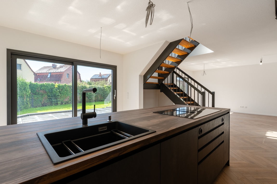 Großzügig / energieeffizient / hochwertig ausgestattet! Stadtvilla mit Luft-Wasser-Wärmepumpe & PV-Anlage