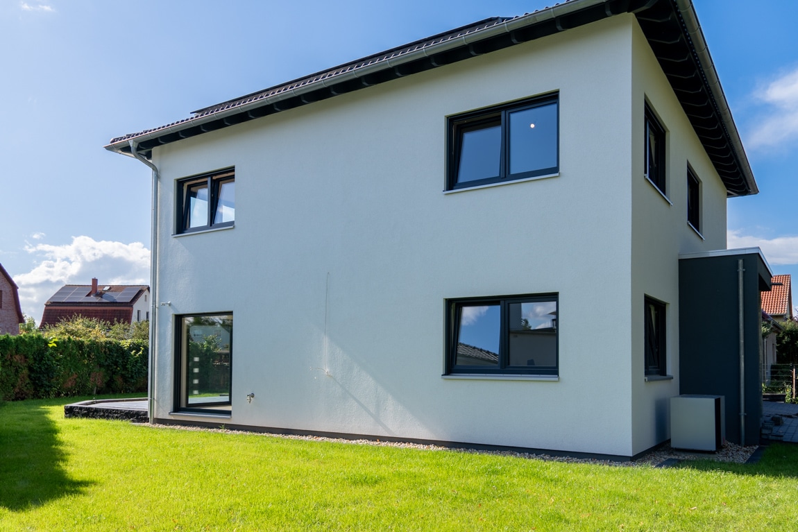 Großzügig / energieeffizient / hochwertig ausgestattet! Stadtvilla mit Luft-Wasser-Wärmepumpe & PV-Anlage