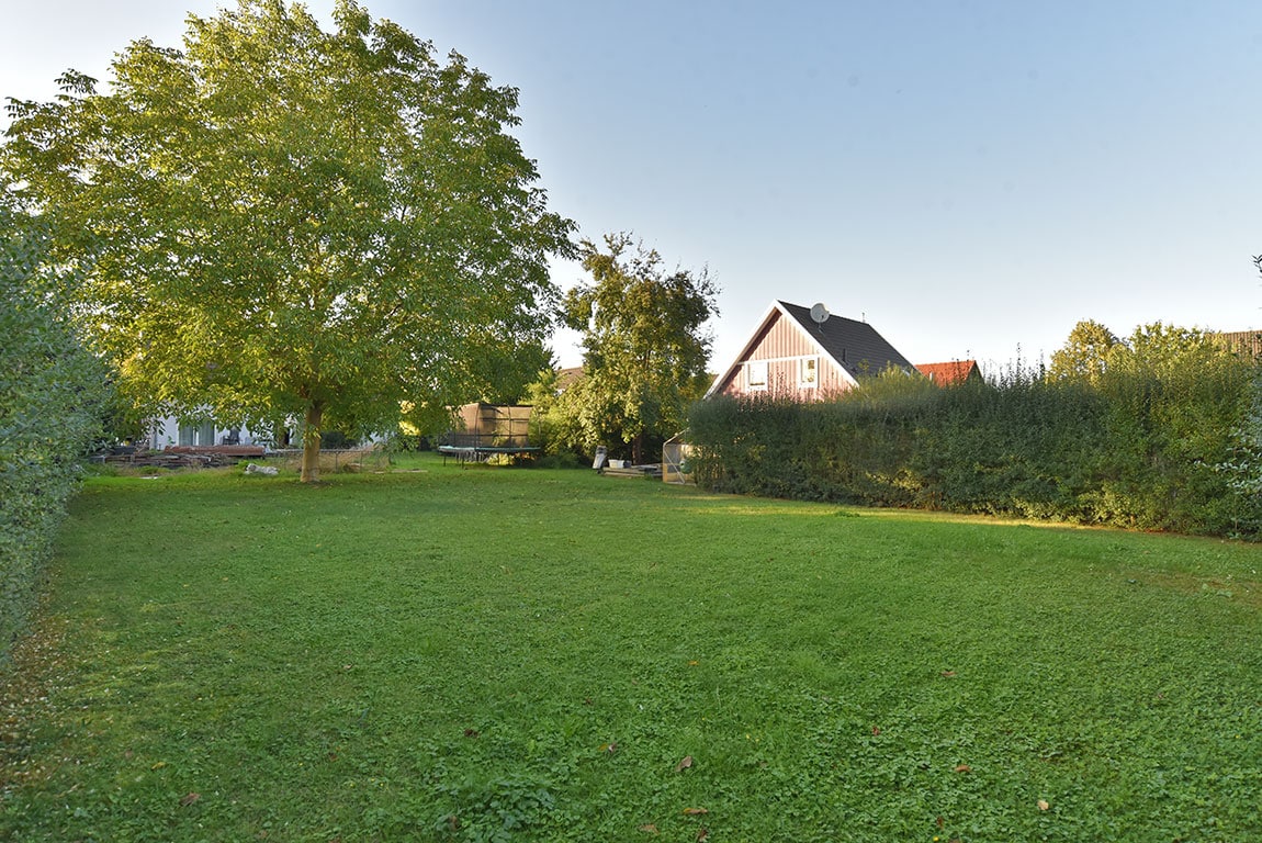 Gut geschnittenes Baugrundstück in zentraler aber ruhiger Lage von Brieselang