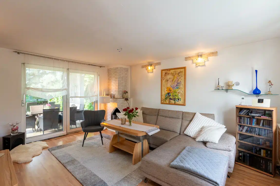 Altersgerechtes Kleinwohnhaus auf gepflegten Grundstück unweit von Pferdekoppeln, Wiesen & Wäldern