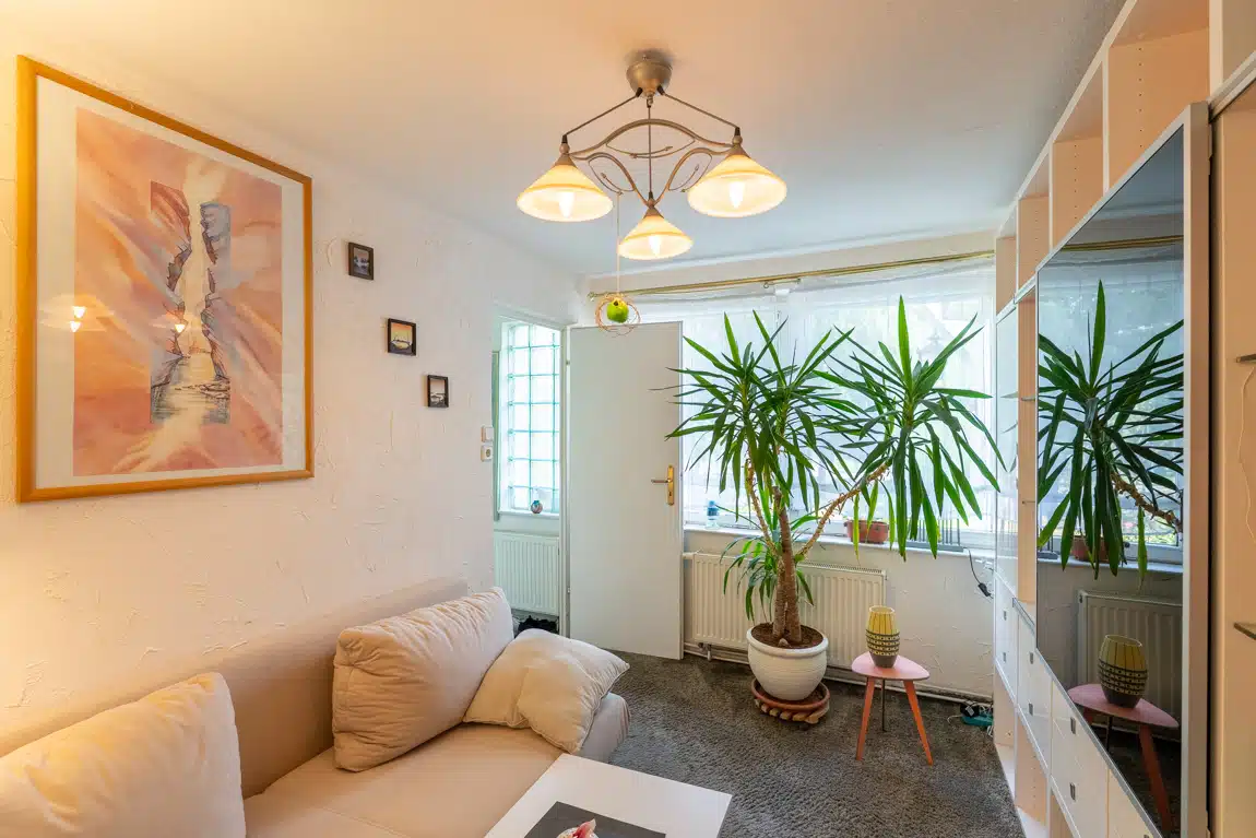 Altersgerechtes Kleinwohnhaus auf gepflegten Grundstück unweit von Pferdekoppeln, Wiesen & Wäldern