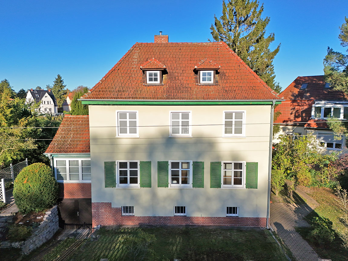 Stattliche Altbauvilla mit Vollkeller und Ausbaureserve im Dachgeschoss, in bester Wohnlage