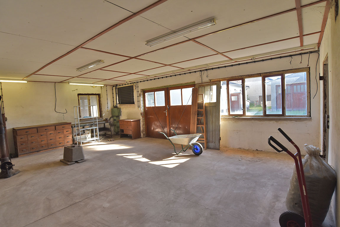 Einfamilienhaus mit multifunktionalem Nebengelass / Werkstatthalle in Rathenow