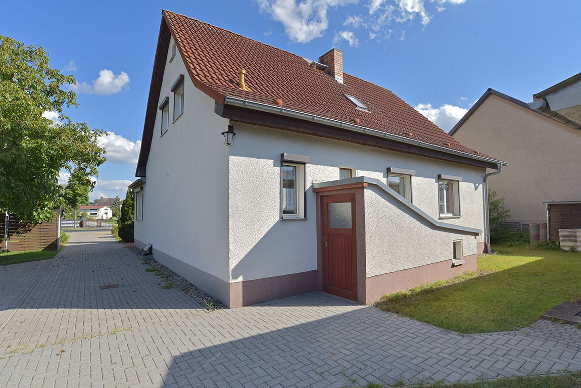 Einfamilienhaus mit multifunktionalem Nebengelass / Werkstatthalle in Rathenow
