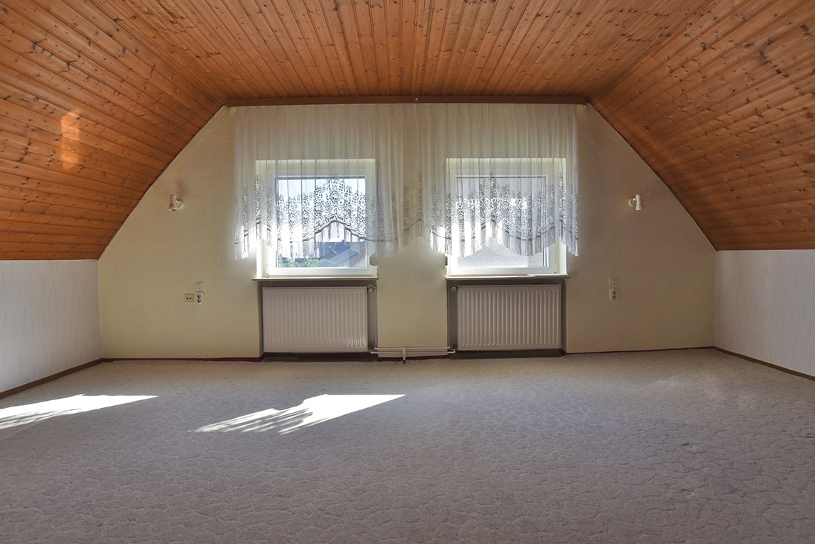 Einfamilienhaus mit multifunktionalem Nebengelass / Werkstatthalle in Rathenow