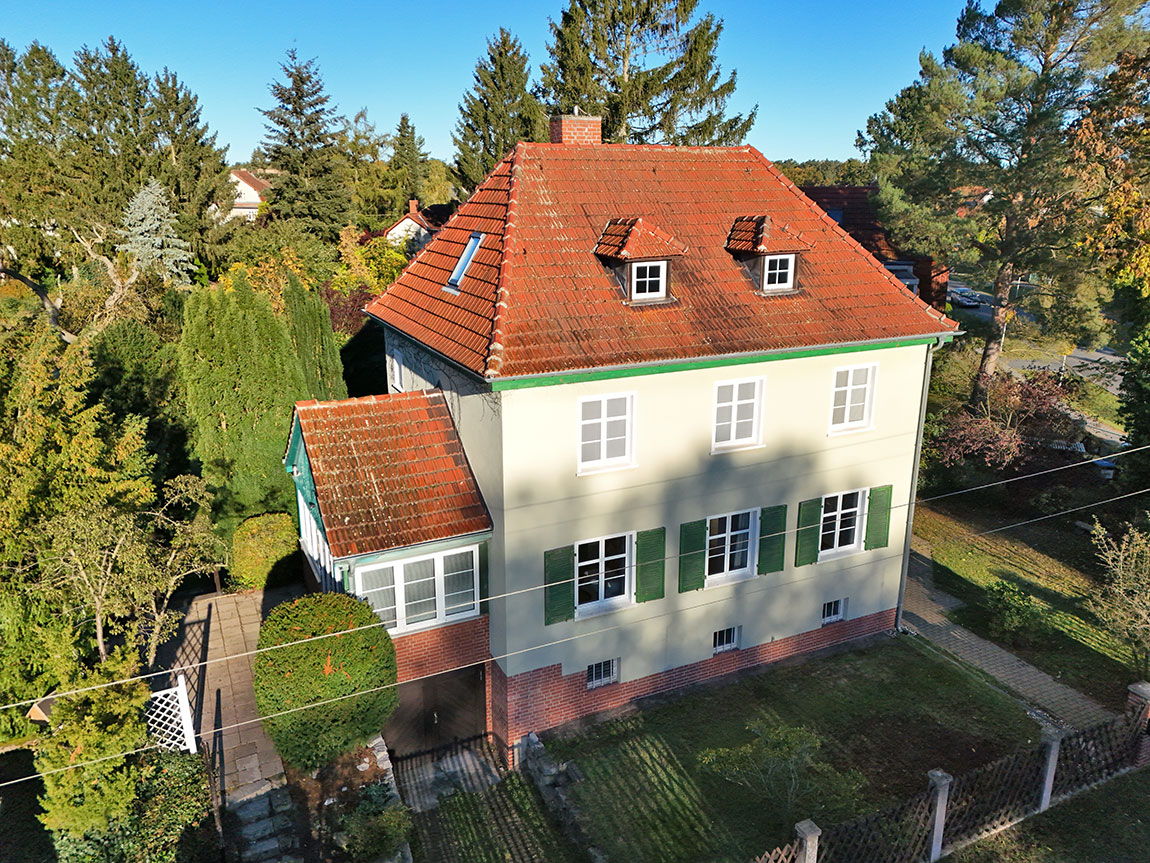 Stattliche Altbauvilla mit Vollkeller und Ausbaureserve im Dachgeschoss, in bester Wohnlage