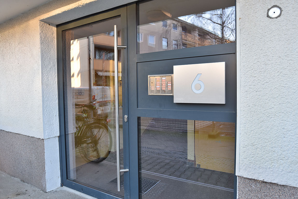 Erstbezug nach Sanierung! Gut geschnittene 2-Zimmer-Eigentumswohnung mit Süd-Balkon