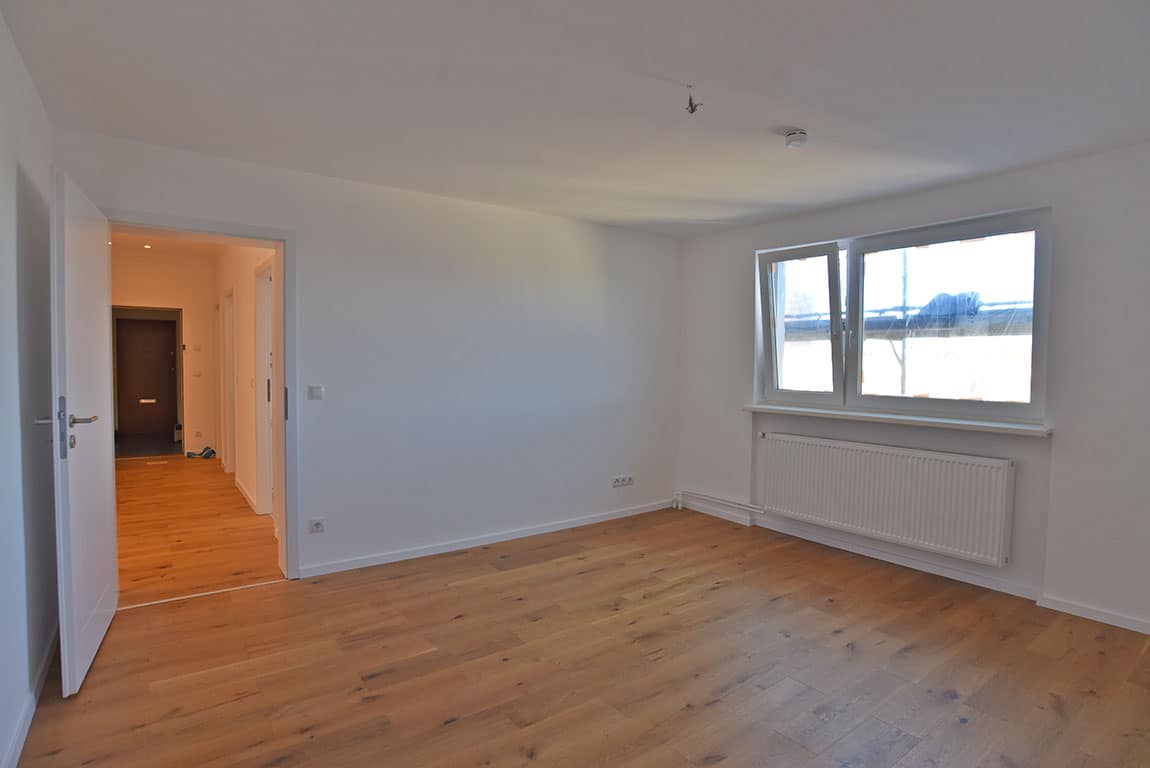 Erstbezug nach Sanierung! Gut geschnittene 2-Zimmer-Eigentumswohnung mit Süd-Balkon