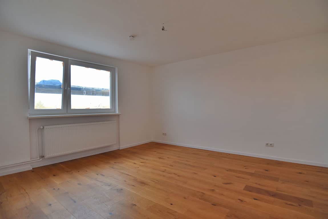 Erstbezug nach Sanierung! Gut geschnittene 2-Zimmer-Eigentumswohnung mit Süd-Balkon