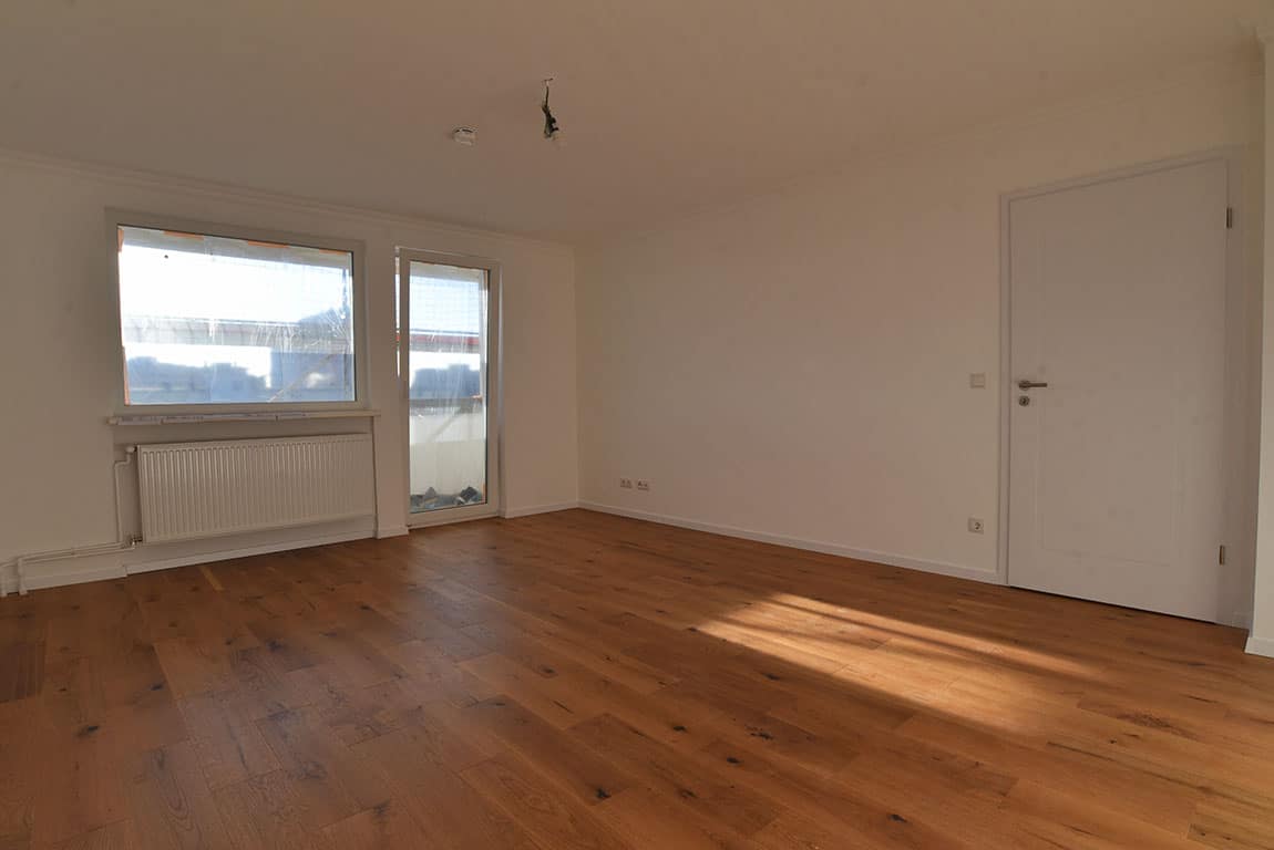 Erstbezug nach Sanierung! Gut geschnittene 2-Zimmer-Eigentumswohnung mit Süd-Balkon