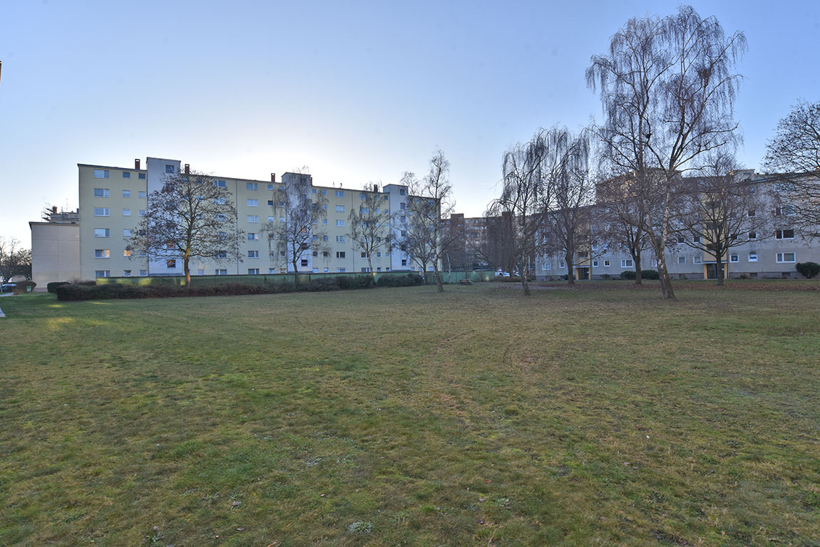 Erstbezug nach Sanierung! Gut geschnittene 2-Zimmer-Eigentumswohnung mit Süd-Balkon