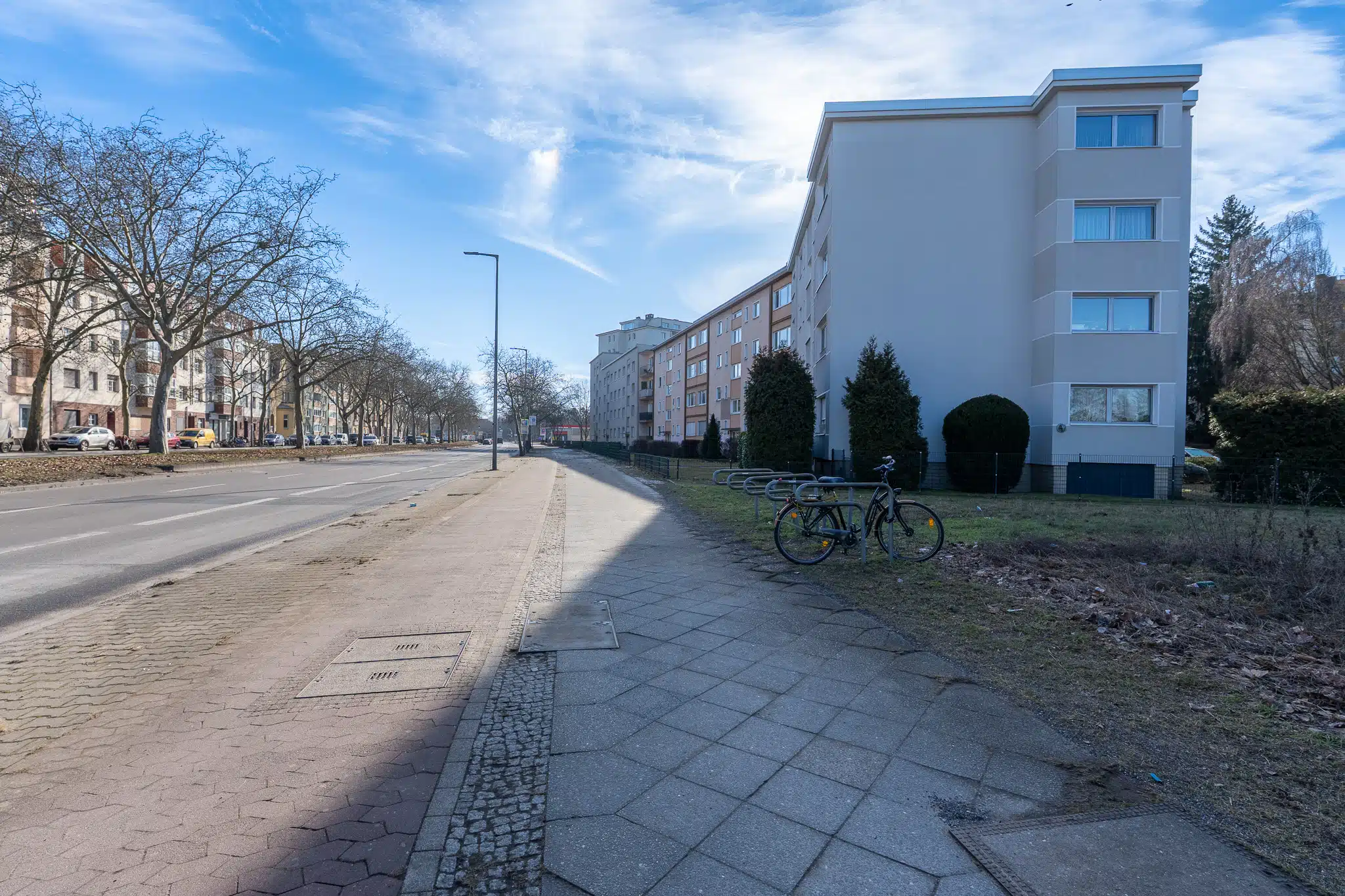 Zentral in Spandau! 2-Zimmer-Wohnung mit Balkon, Einbauküche und Wannenbad – nahe Arcaden und Havel!