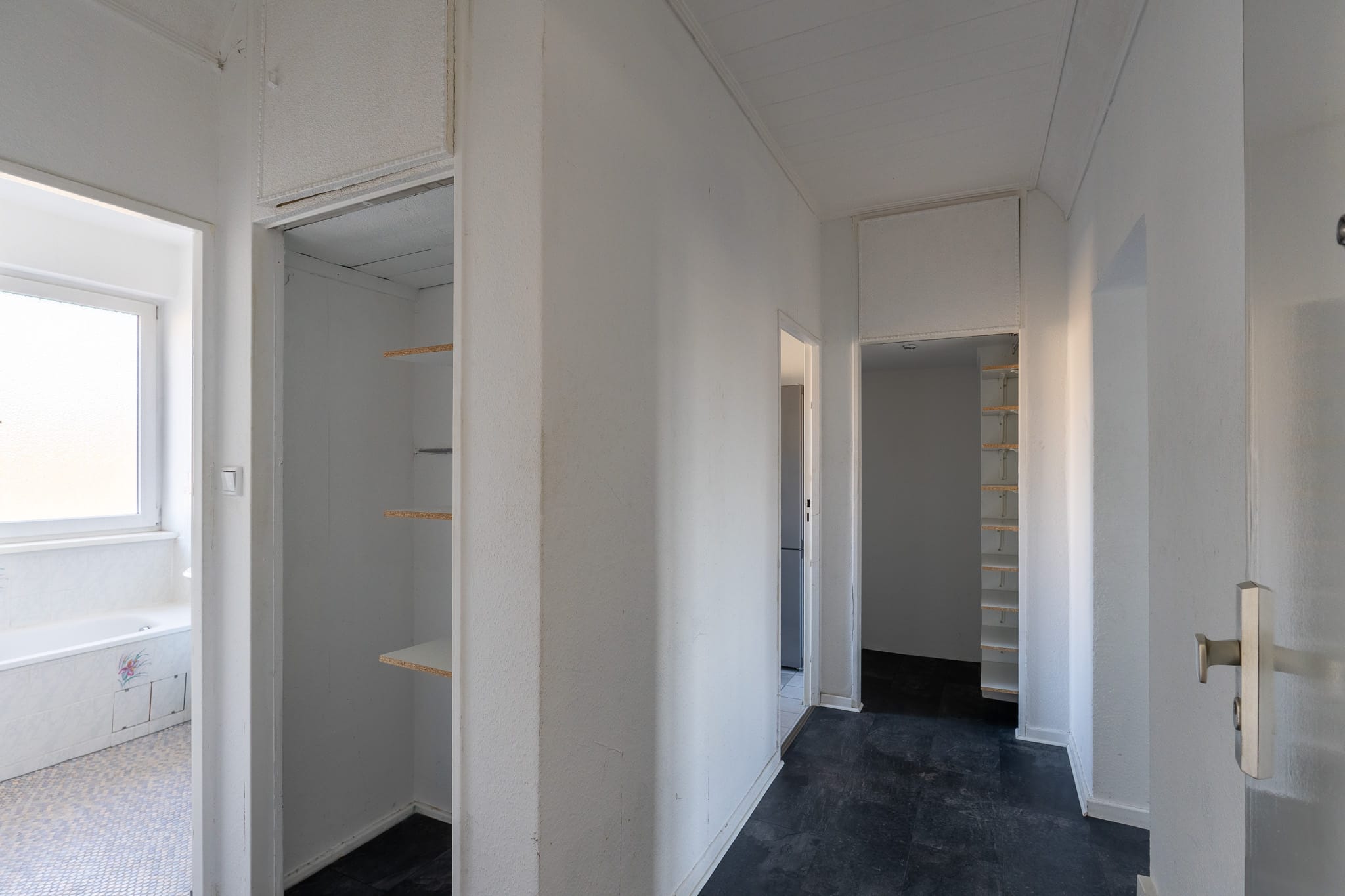 Zentral in Spandau! 2-Zimmer-Wohnung mit Balkon, Einbauküche und Wannenbad – nahe Arcaden und Havel!