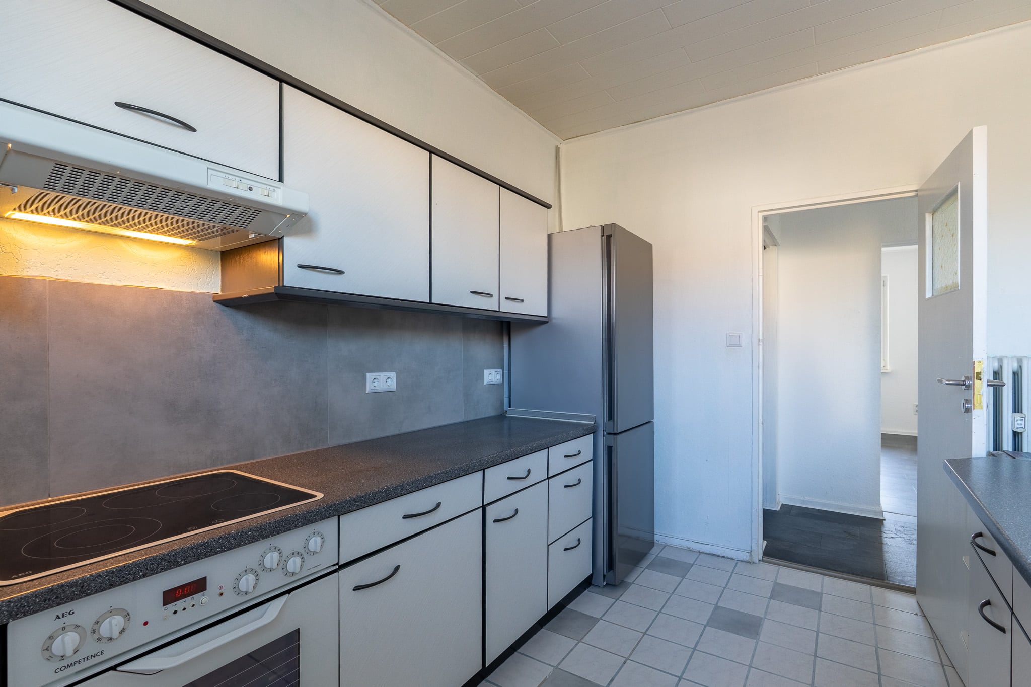 Zentral in Spandau! 2-Zimmer-Wohnung mit Balkon, Einbauküche und Wannenbad – nahe Arcaden und Havel!