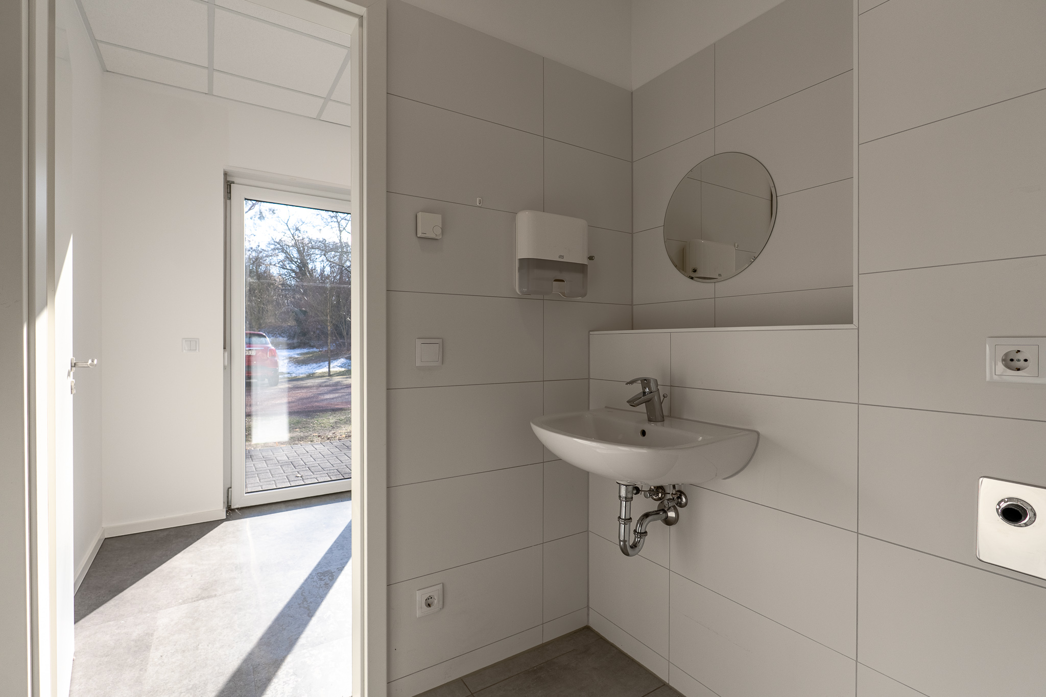 Moderne Gewerbeeinheit mit großzügiger Schaufensterfront im Zentrum von Dallgow-Döberitz