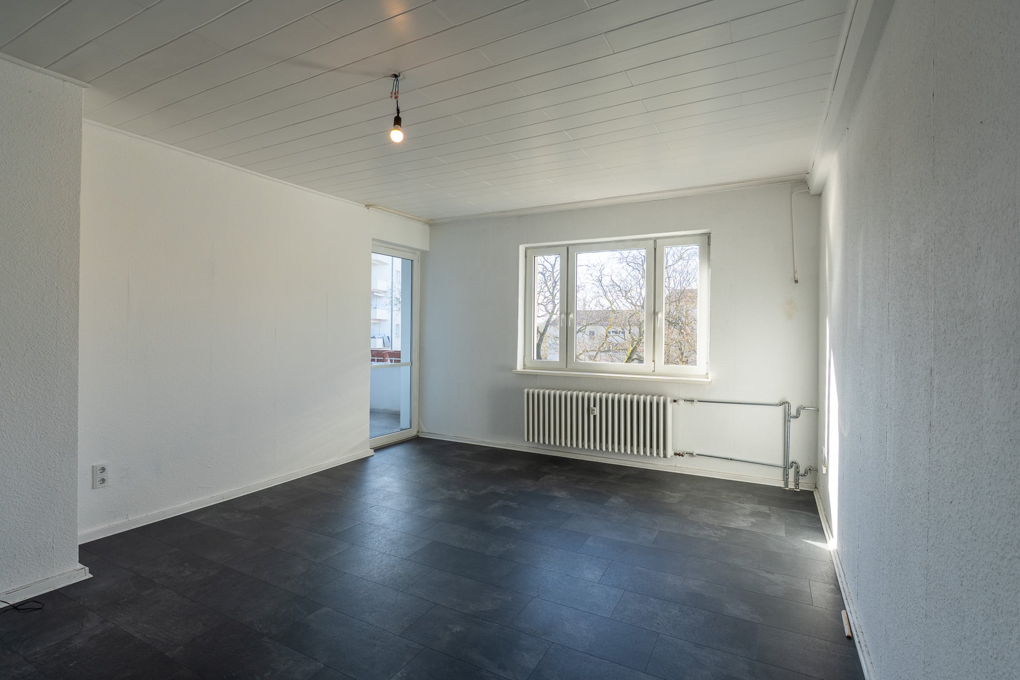 Zentral in Spandau! 2-Zimmer-Wohnung mit Balkon, Einbauküche und Wannenbad – nahe Arcaden und Havel!