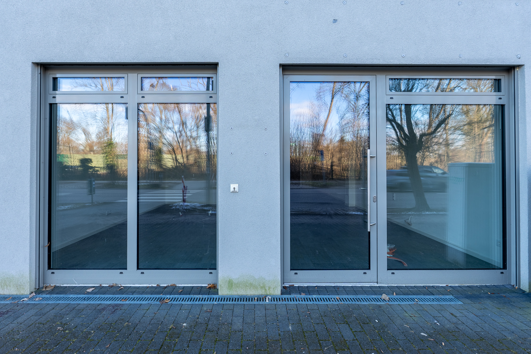 Moderne Gewerbeeinheit mit großzügiger Schaufensterfront im Zentrum von Dallgow-Döberitz