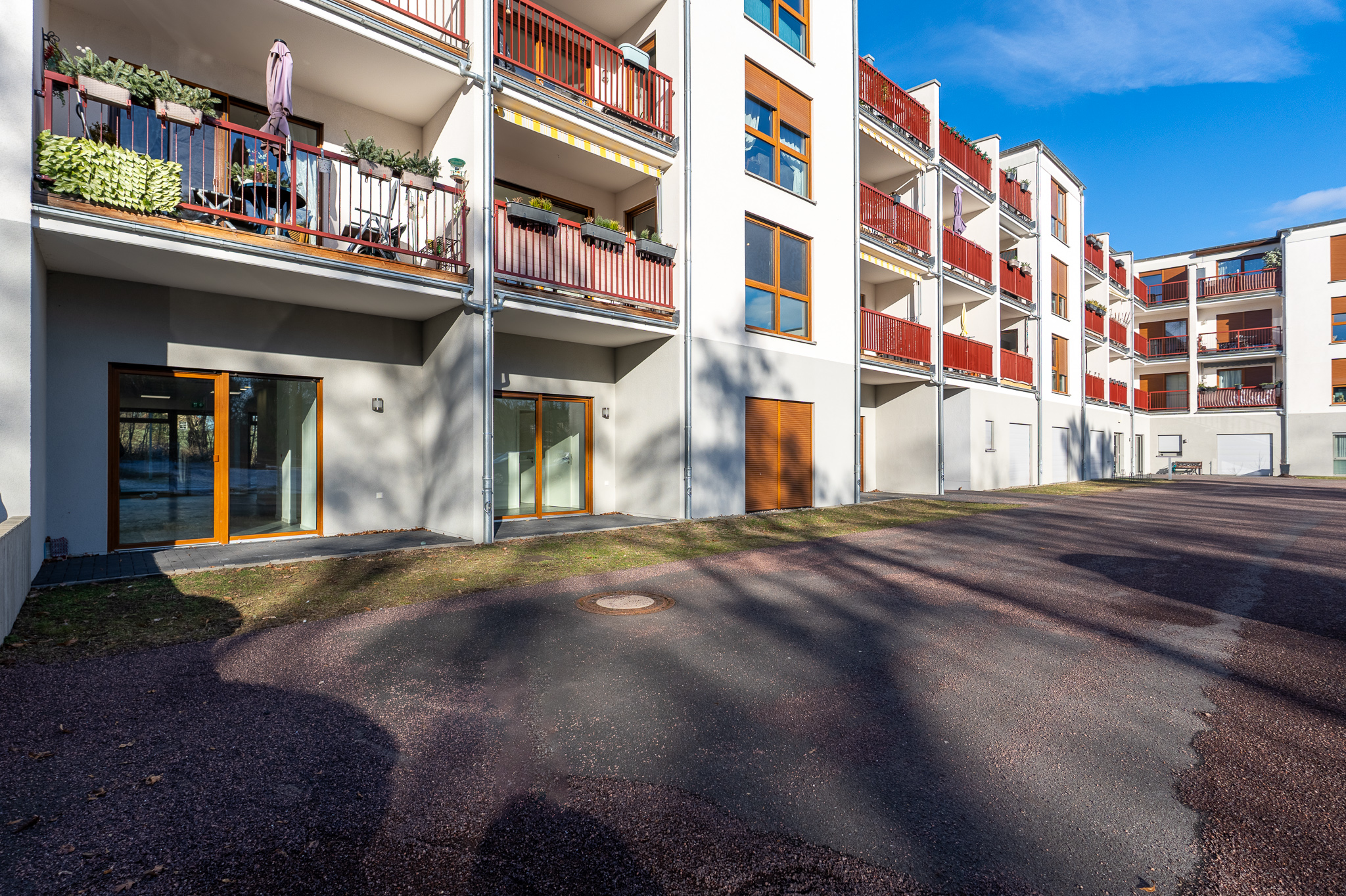 Moderne Gewerbeeinheit mit großzügiger Schaufensterfront im Zentrum von Dallgow-Döberitz