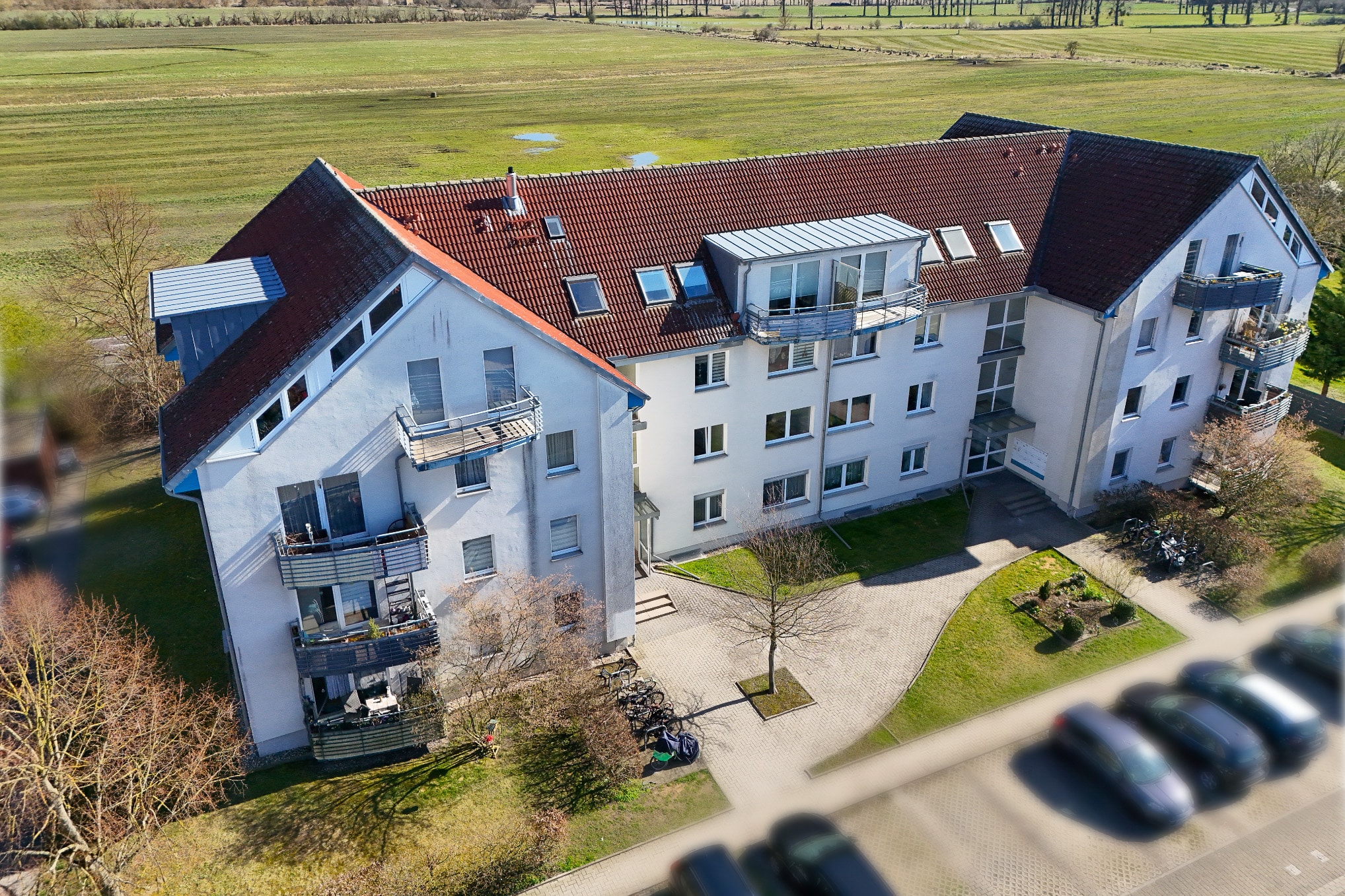 Bezugsfreie 2-Zimmer-Eigentumswohnung mit Balkon, PKW-Stellplatz und Kellerraum in bester Wohnlage