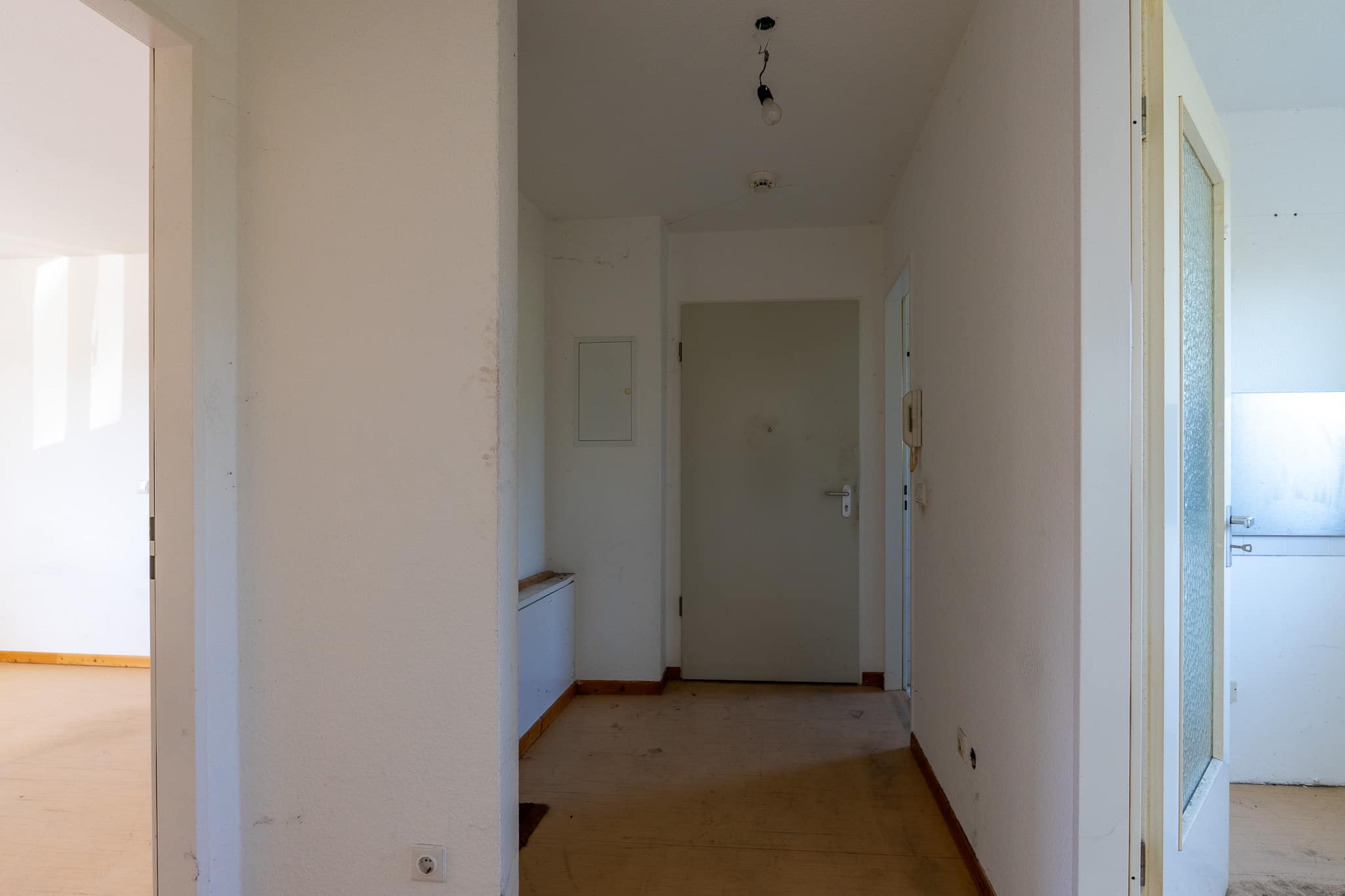 Bezugsfreie 2-Zimmer-Eigentumswohnung mit Balkon, PKW-Stellplatz und Kellerraum in bester Wohnlage