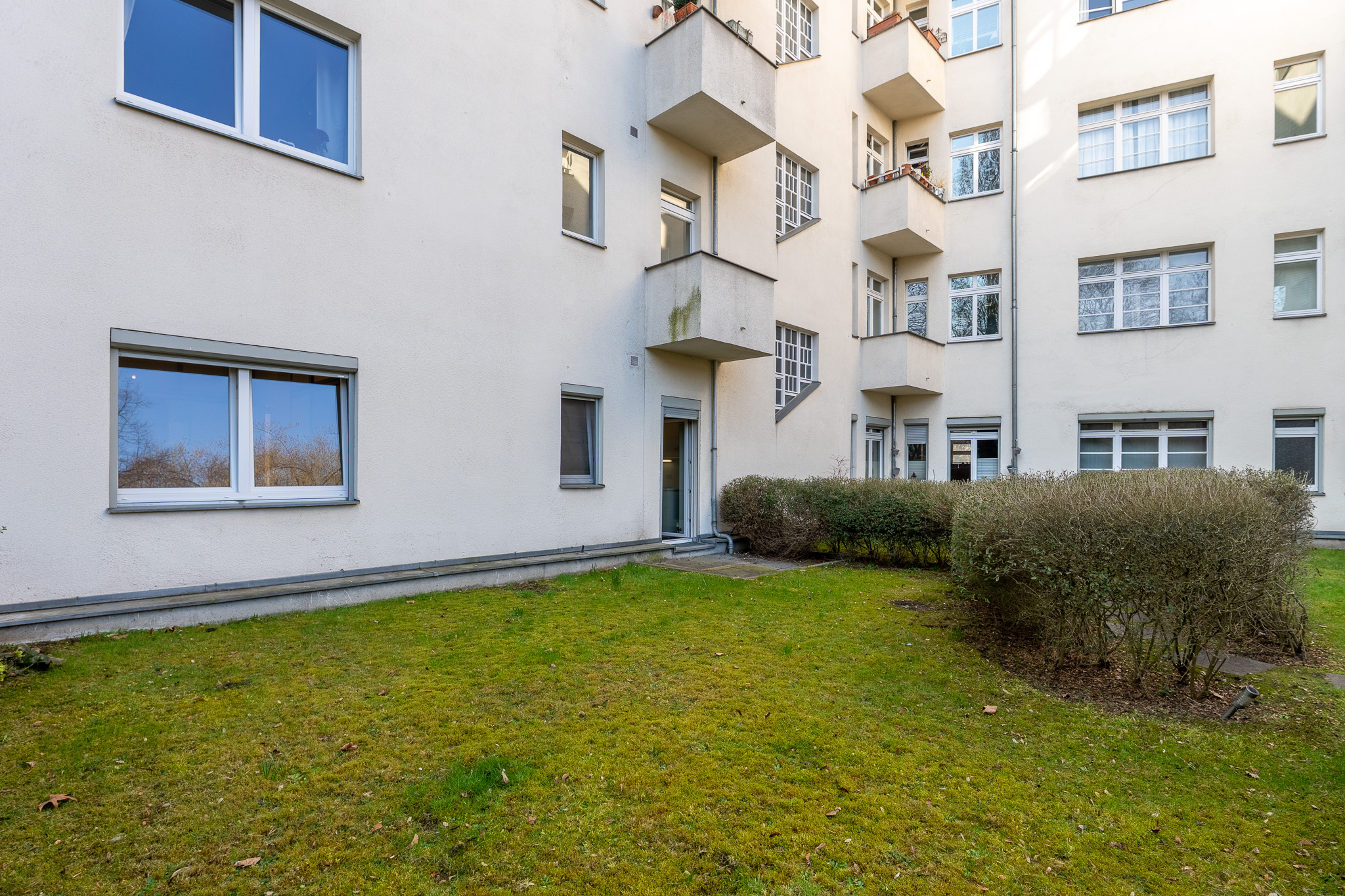 3-Zimmer-Altbauperle in Top-Wohnlage von Berlin-Wilmersdorf! Nur wenige Meter zum Preußenpark & Fehrbelliner Platz!