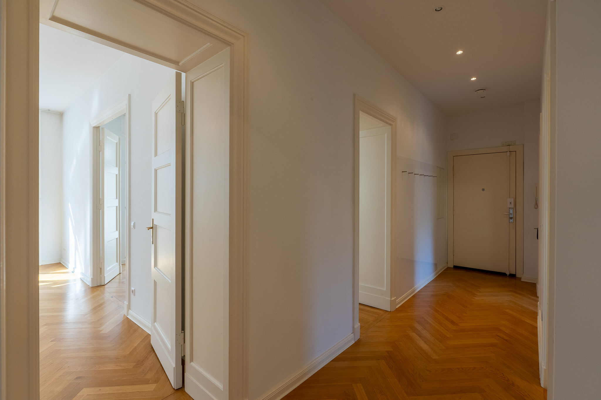 3-Zimmer-Altbauperle in Top-Wohnlage von Berlin-Wilmersdorf! Nur wenige Meter zum Preußenpark & Fehrbelliner Platz!